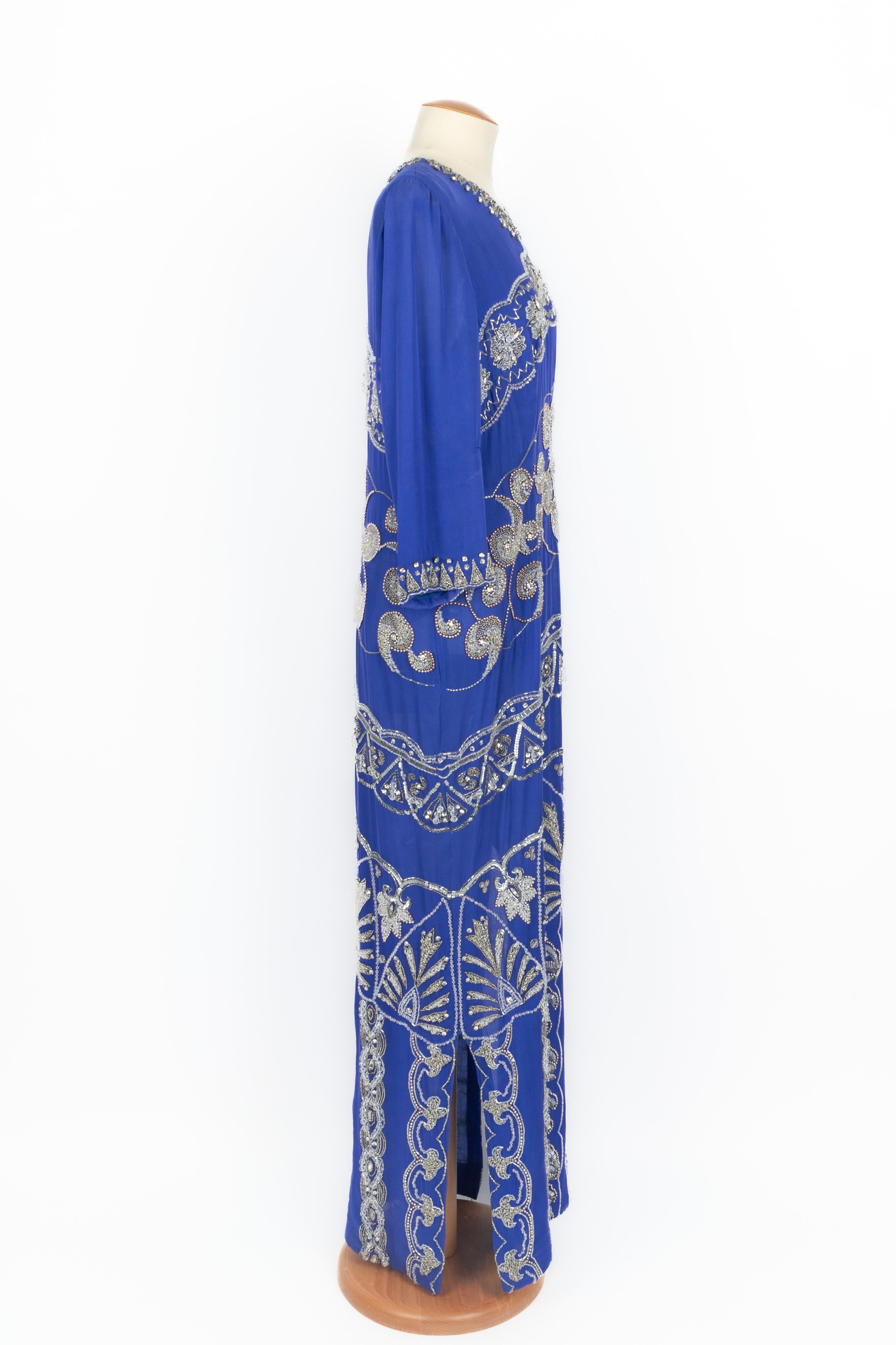 Violet Robe perlée des années 1970 en vente