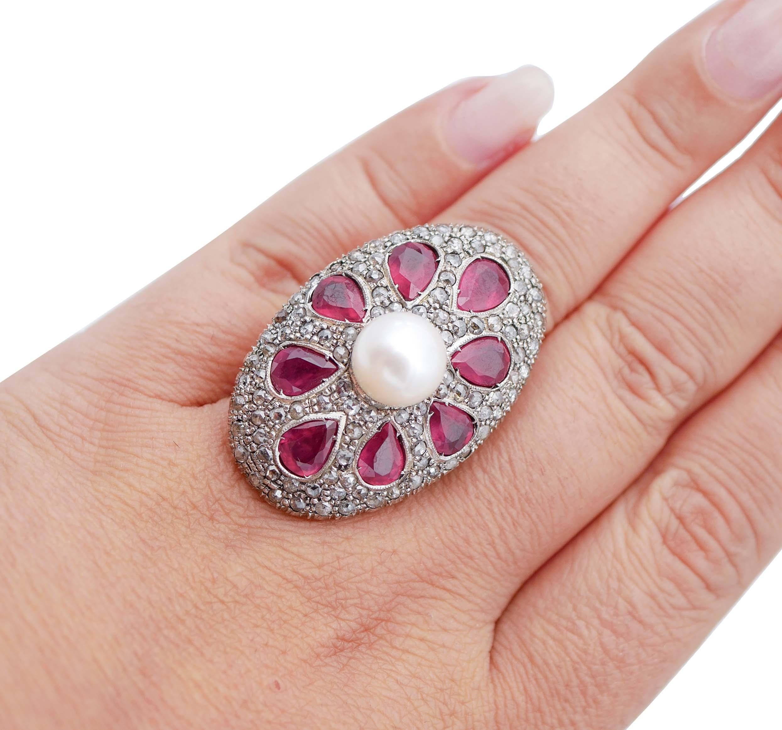 Pearl, Rubies, Diamonds, Rose Gold and Silver Retrò Ring In Good Condition For Sale In Marcianise, Marcianise (CE)