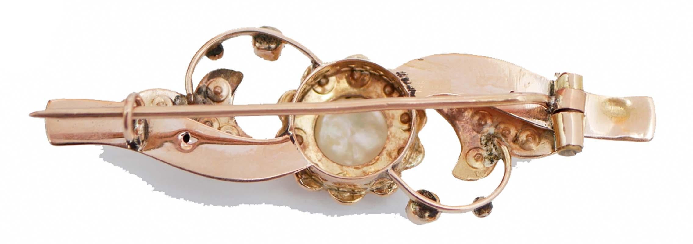 Perlen, Retrò-Brosche aus 18 Karat Roségold. (Retro) im Angebot