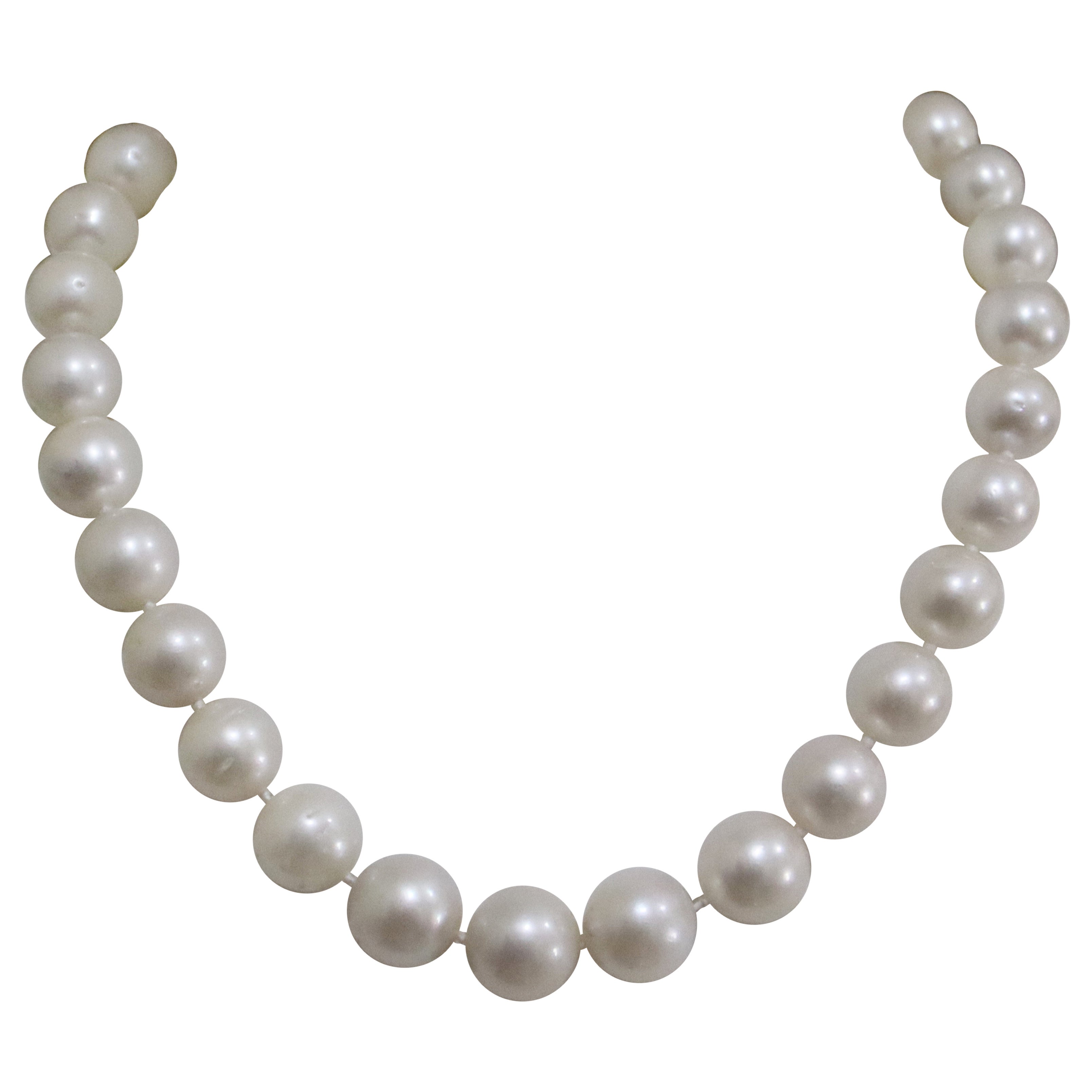 Pearls 18 Karat White Gold Strand Rope Necklace For Sale