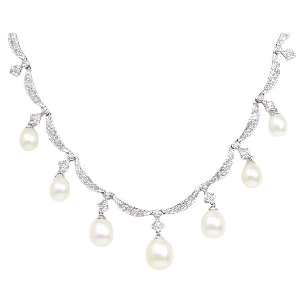Contemporaneo Collana in oro con perle e diamanti in vendita