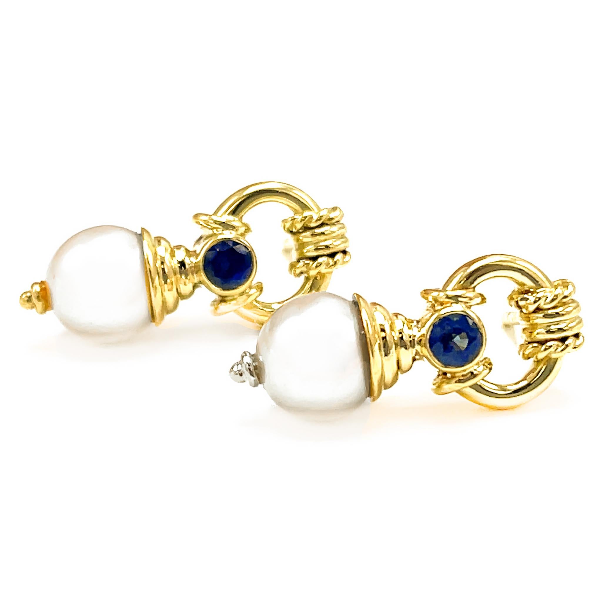 Pearls and Sapphire Dangle Estate Earrings In Good Condition For Sale In New York, NY
