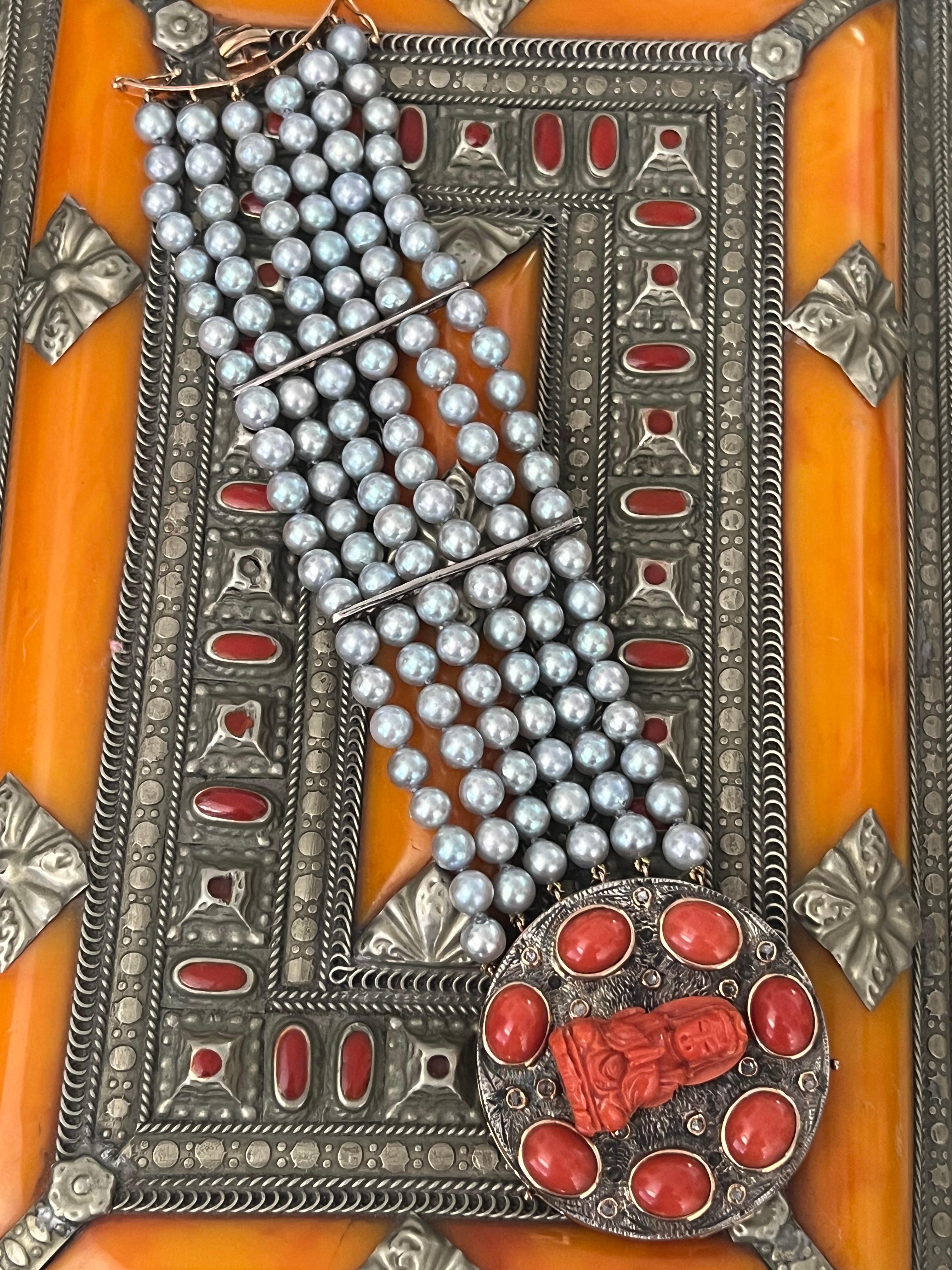Manschettenarmband aus 14 Karat Gelbgold mit Perlen, Korallen und Diamanten für Damen oder Herren im Angebot