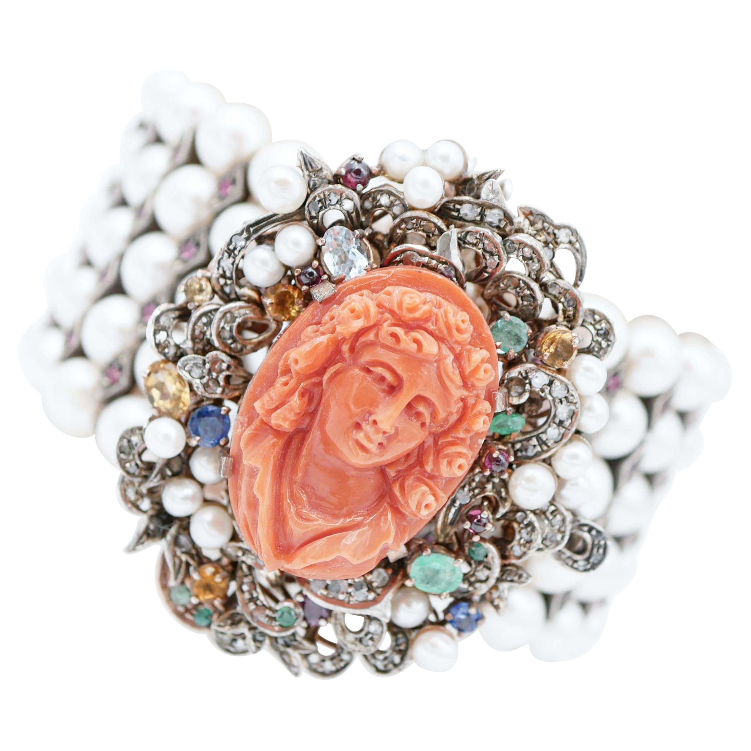 Bracelet perles, corail, diamants, émeraudes, saphirs, rubis, topaze