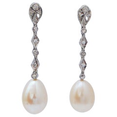 Perle, diamanti, orecchini in oro bianco 14 carati.