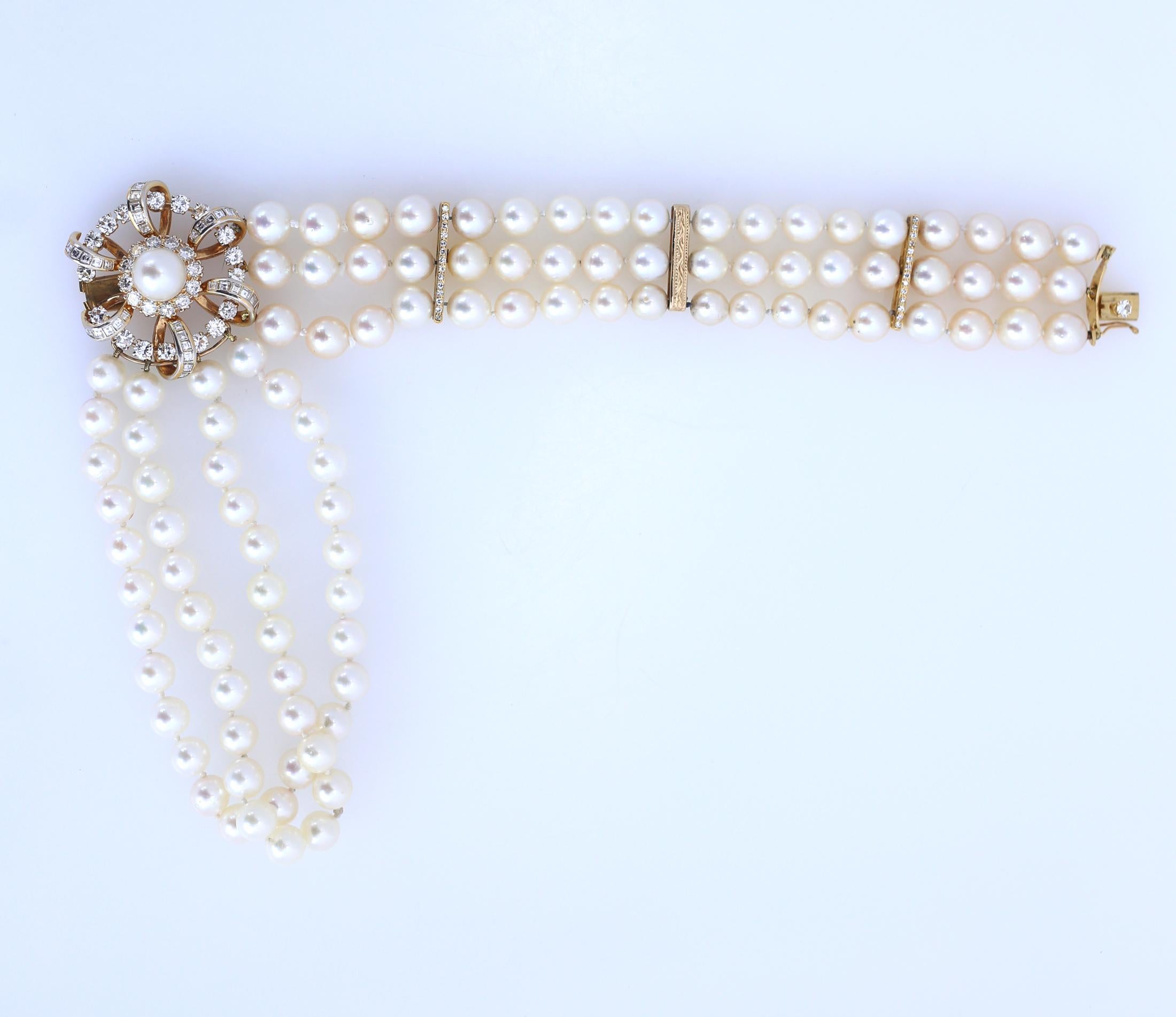 Round Cut Pearls Diamonds 18 Karat Yellow Gold Bracelet with Extra Hand Loop