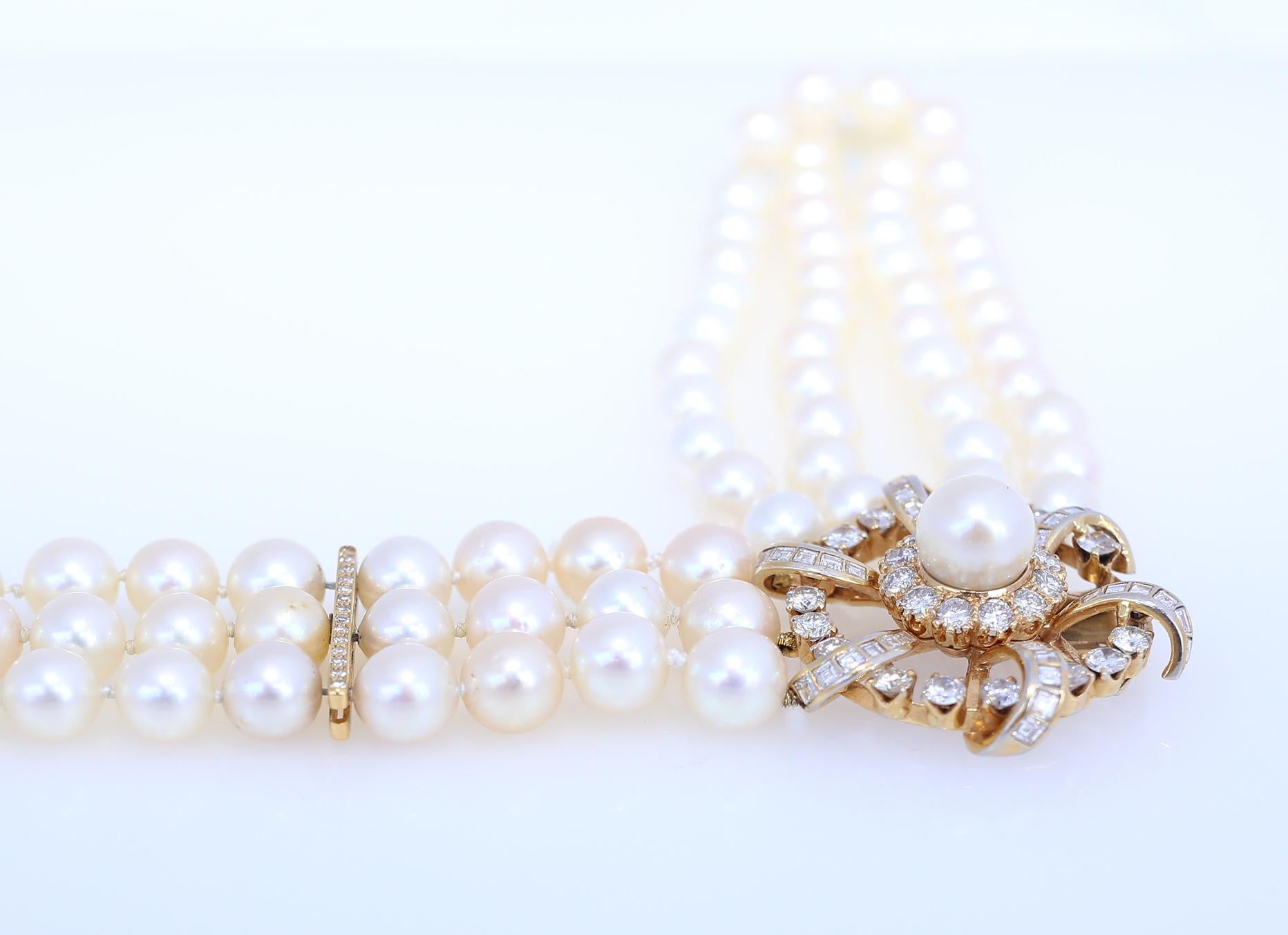 Women's Pearls Diamonds 18 Karat Yellow Gold Bracelet with Extra Hand Loop