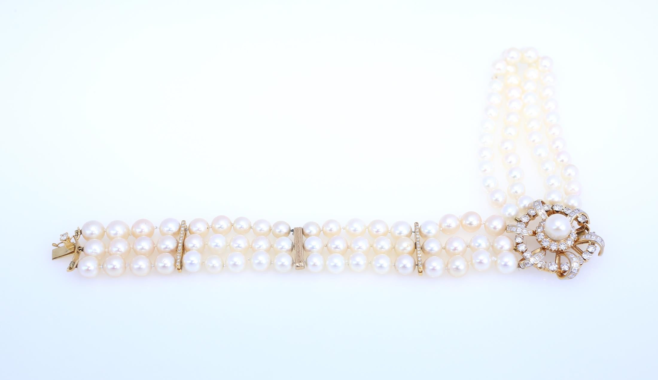 Pearls Diamonds 18 Karat Yellow Gold Bracelet with Extra Hand Loop 2