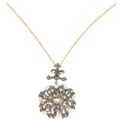 Collier pendentif en or jaune 9 carats avec perles et diamants