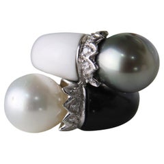 Pearls Diamonds Onyx Agate 18 Karat White Gold Cocktail Ring