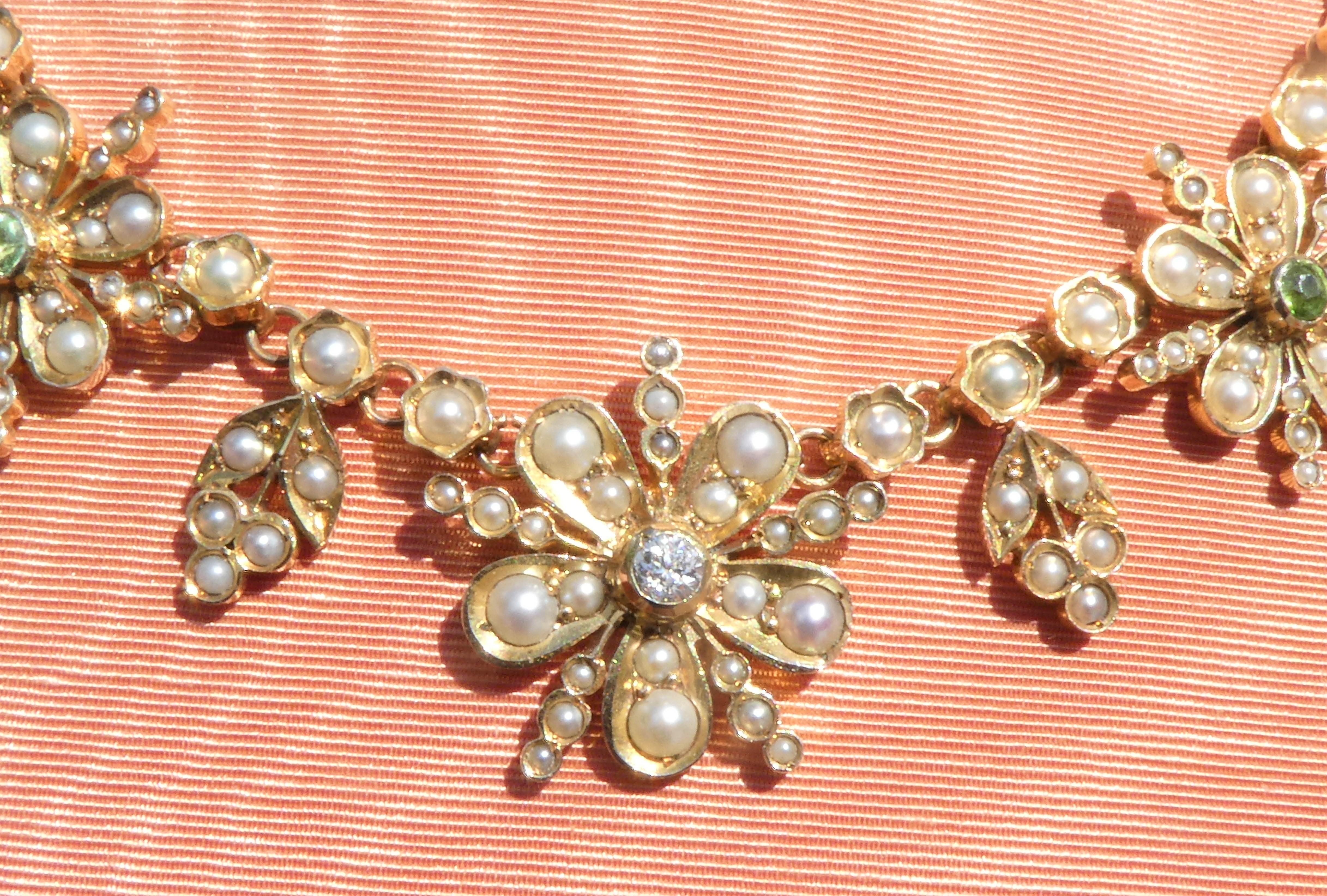 Pearls Diamonds Peridot Gold Victorian English Flower Necklace In Excellent Condition For Sale In Munich, DE