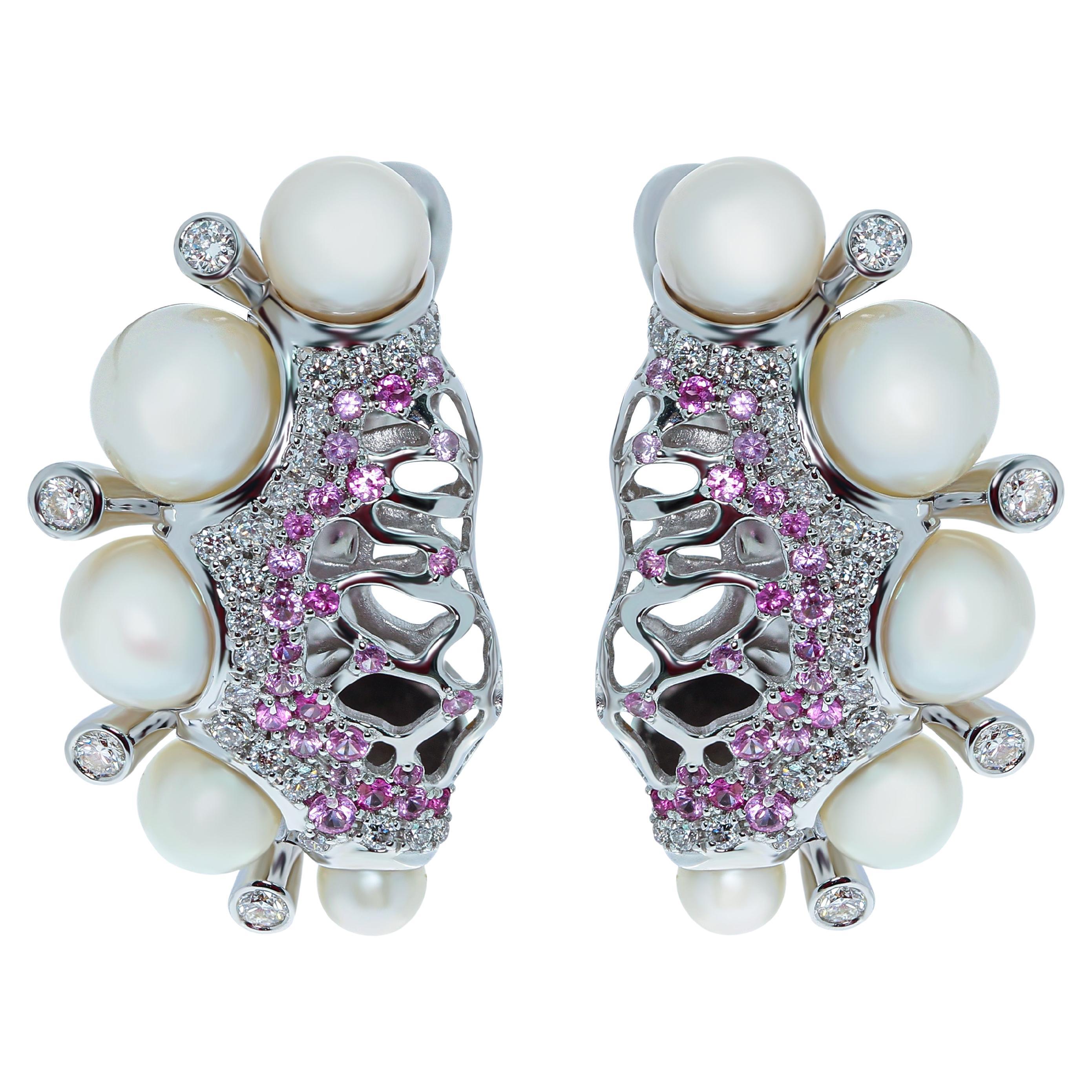 Boucles d'oreilles en or blanc 18 carats avec perles, diamants, saphirs roses et corail