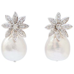 Perles, diamants, platine Boucles d'oreilles.