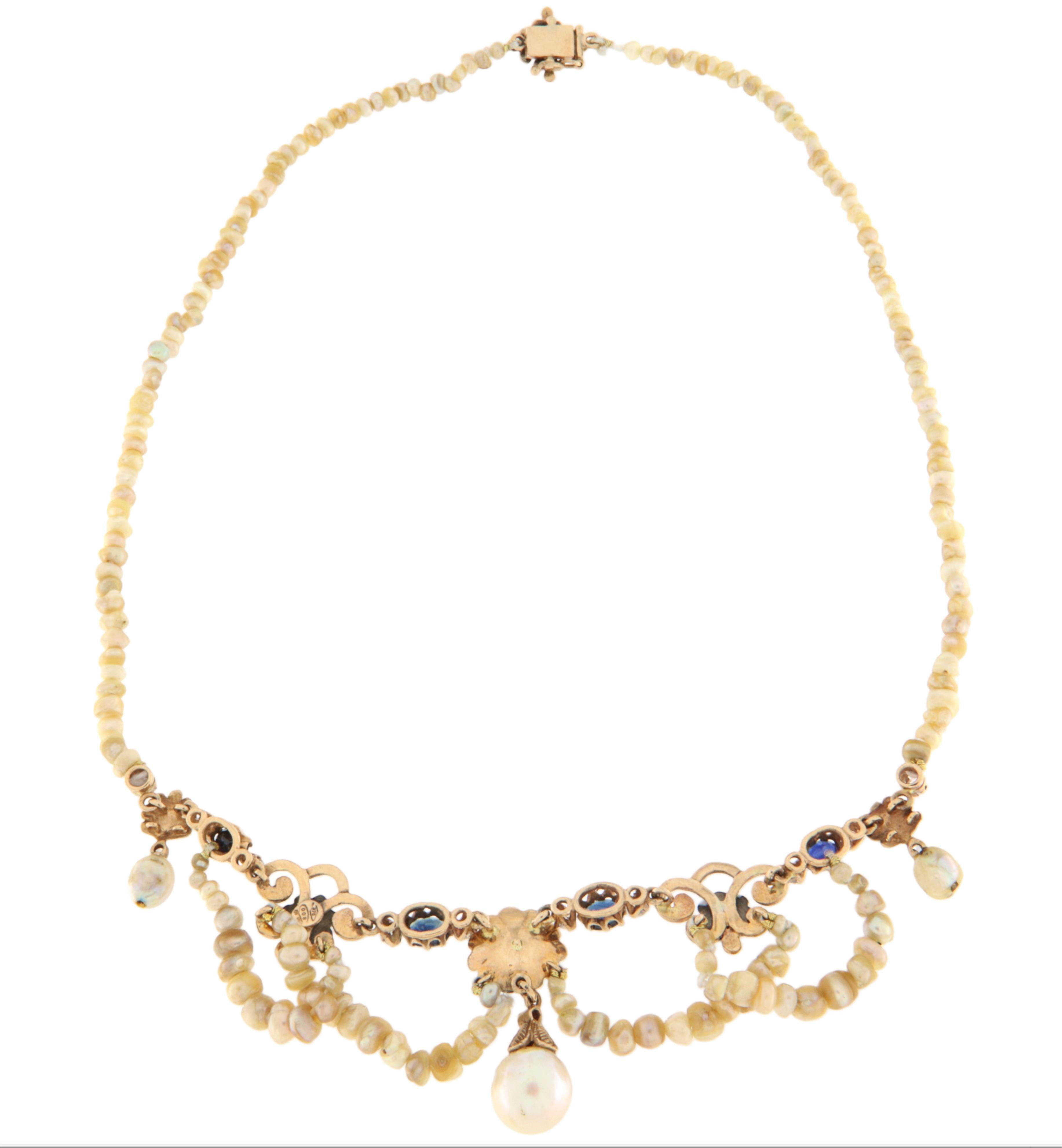 Collar Colgante Perlas Diamantes Zafiros Oro Amarillo 9 Kilates Corte brillante en venta