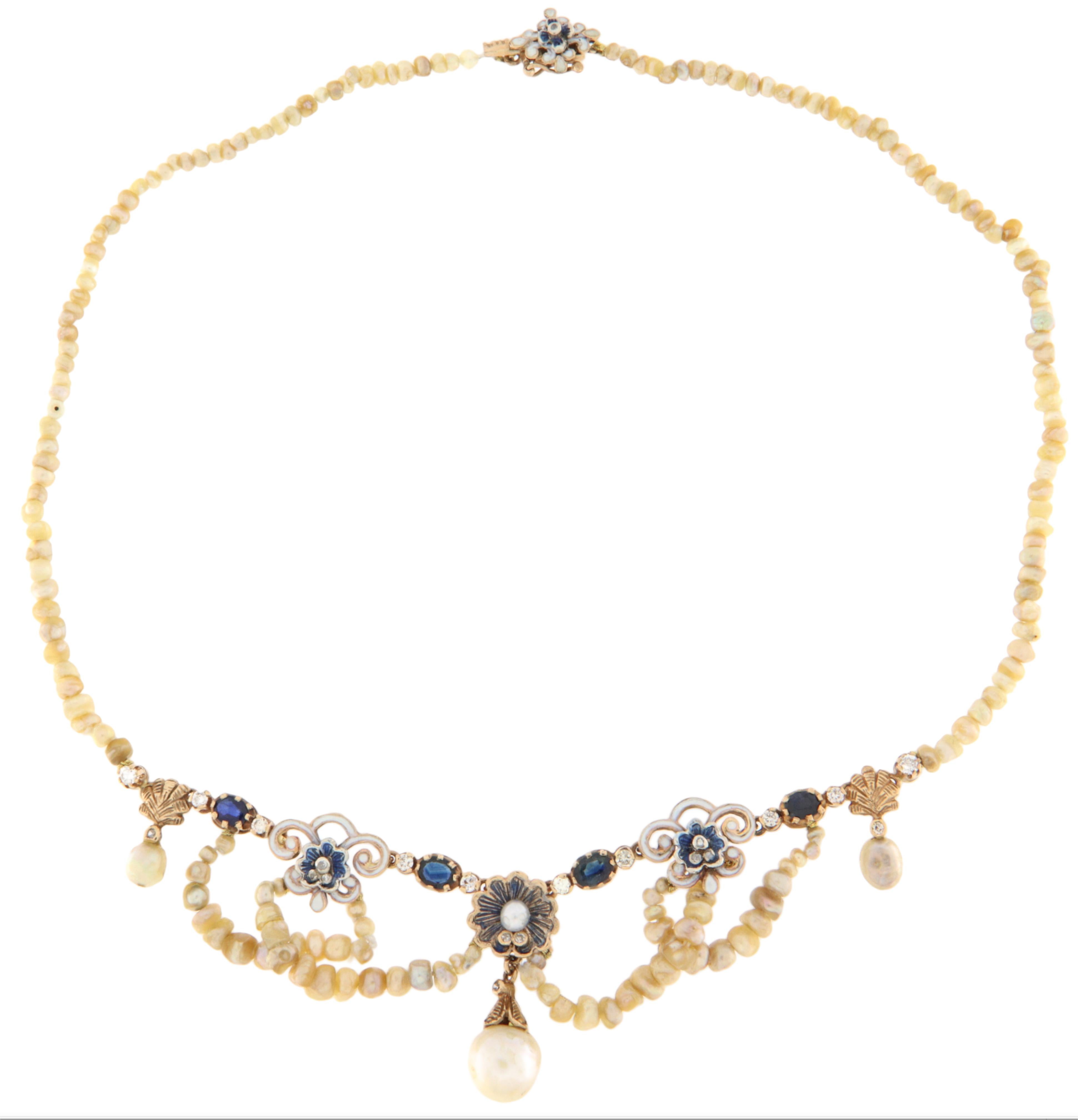 Collar Colgante Perlas Diamantes Zafiros Oro Amarillo 9 Kilates en Nuevo estado para la venta en Marcianise, IT