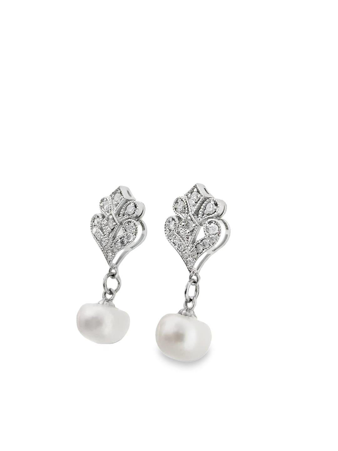 Pearls Earrings with Diamonds  In New Condition For Sale In נתניה, IL