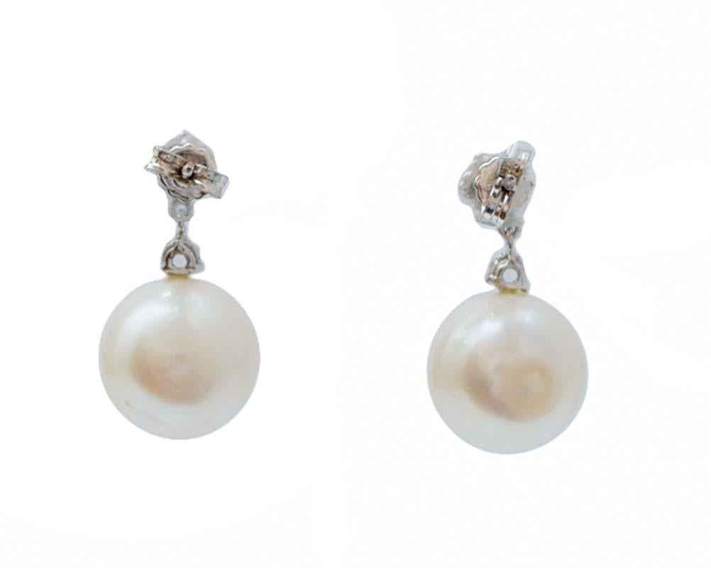 Rétro Perle, smeraldi, pietre di luna, diamanti, orecchini in oro bianco 14 carati. in vendita