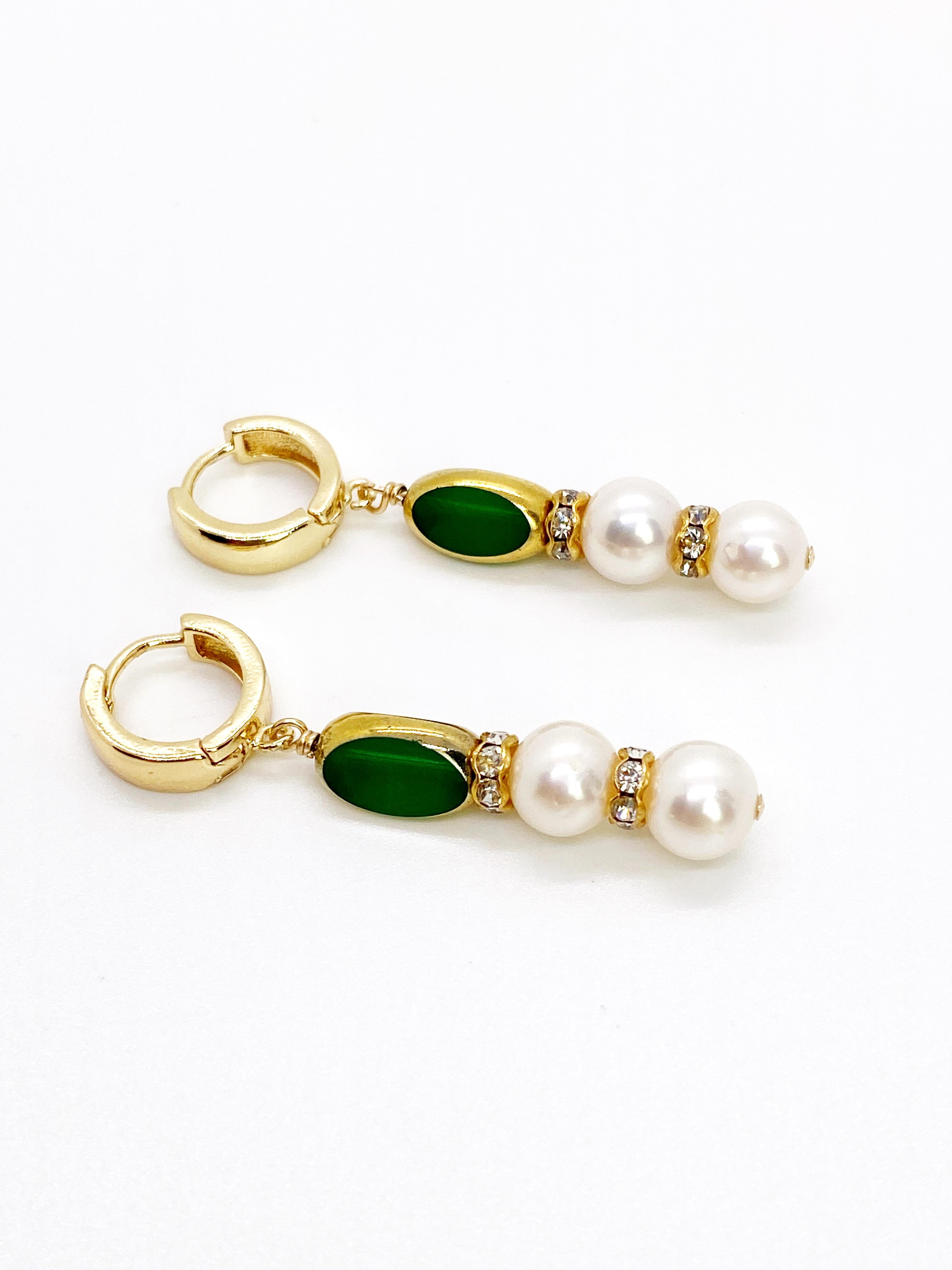 Perlen & mattes Grünes Vintage Deutsches Glasperlen Vintage mit eingefassten 24 Karat Gold Ohrringen (Zeitgenössisch) im Angebot