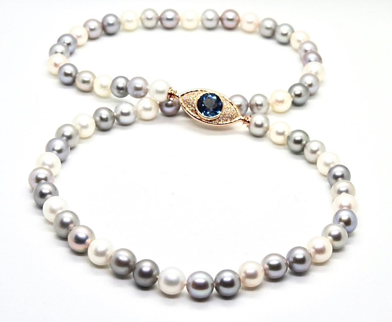 Pearls Necklace with 18 Karat Gold, Diamonds and Swiss Blue Topaz Eye Clasp For Sale 2