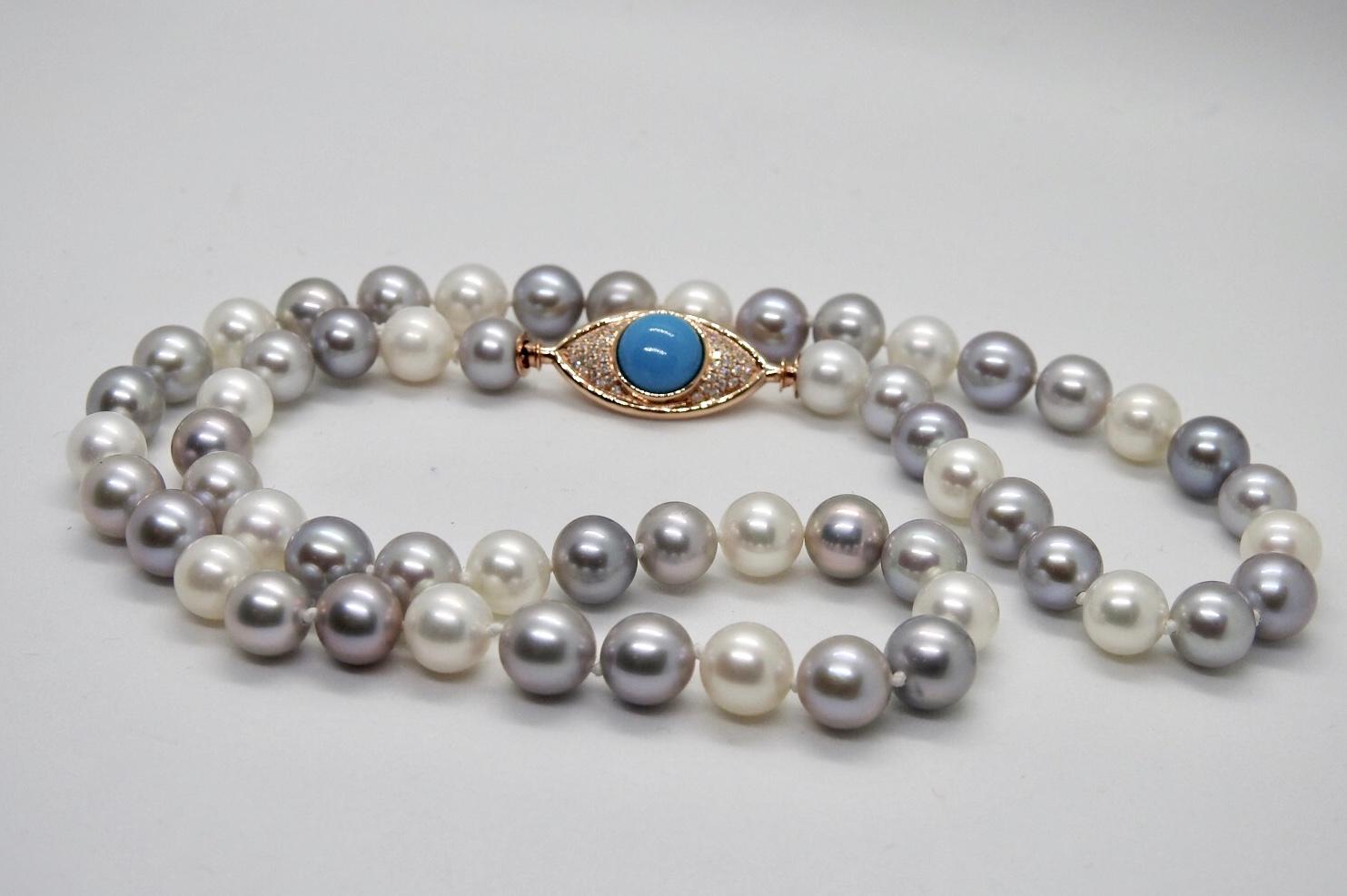 Contemporary Pearls Necklace with 18 Karat Gold, Diamonds and Turquoise Eye Clasp For Sale