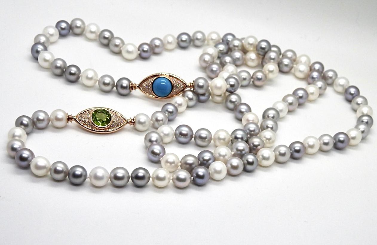 Pearls Necklace with 18 Karat Gold, Diamonds and Turquoise Eye Clasp In New Condition For Sale In Geneve, Genf