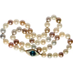 Pearls Necklace with Diamonds and Kyanite 18 Karat Gold Clasp