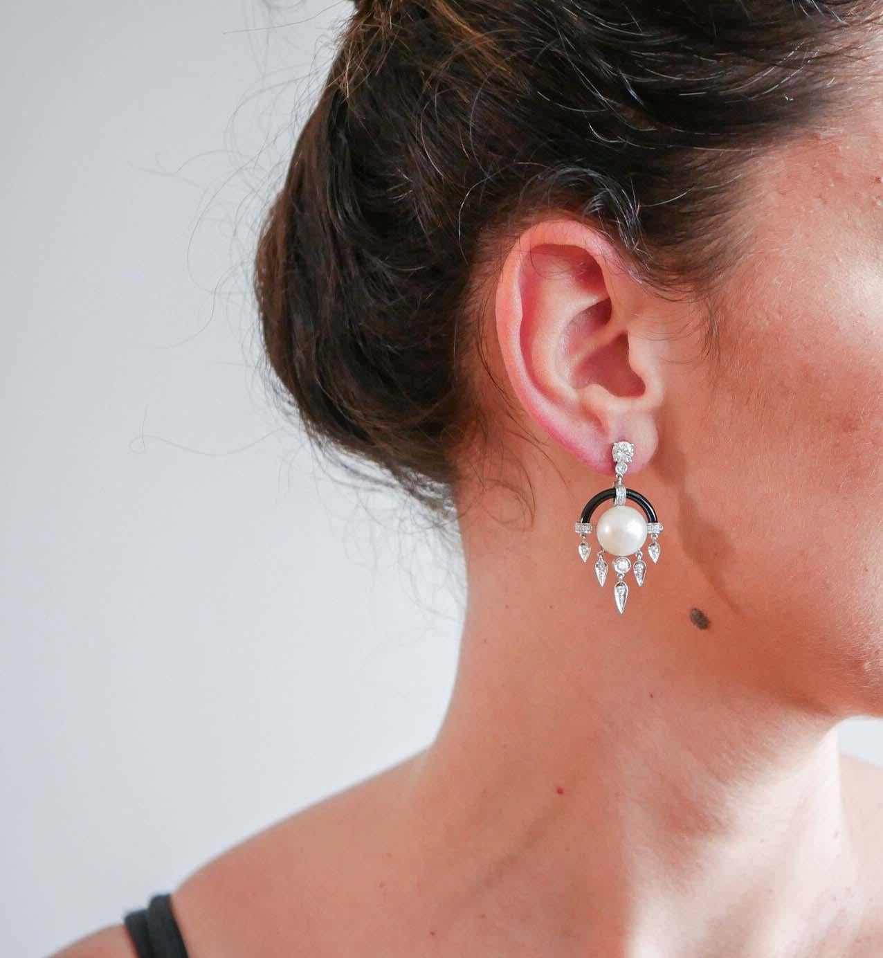 Pearls, Onyx, Diamonds, Platinum Earrings. Corte mixto en venta