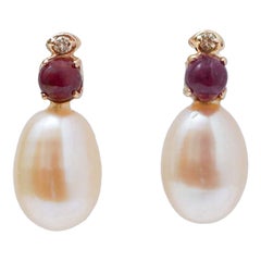 Perles, rubis, diamants, boucles d'oreilles en or rose 14 carats.