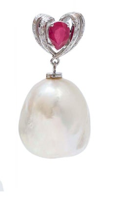 Boucles d'oreilles en or blanc 14 carats, perles, rubis, diamants
