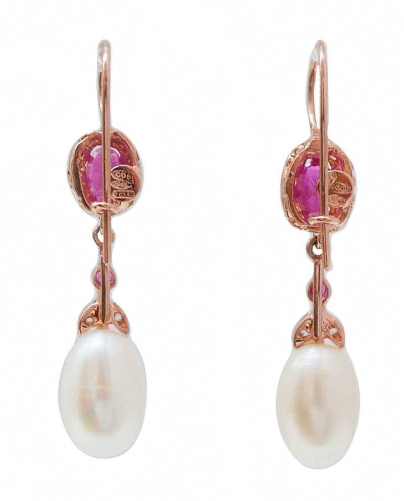 Rétro Perle, rubini, diamanti, orecchini in oro rosa e argento. in vendita