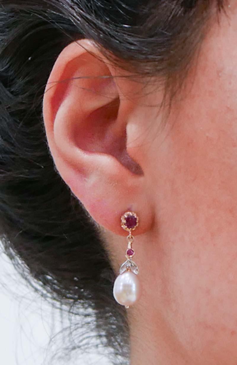 Perle, rubini, diamanti, orecchini in oro rosa e argento. In condizioni buone in vendita a Marcianise, Marcianise (CE)
