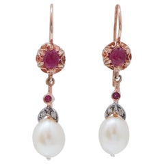 Perle, rubini, diamanti, orecchini in oro rosa e argento.