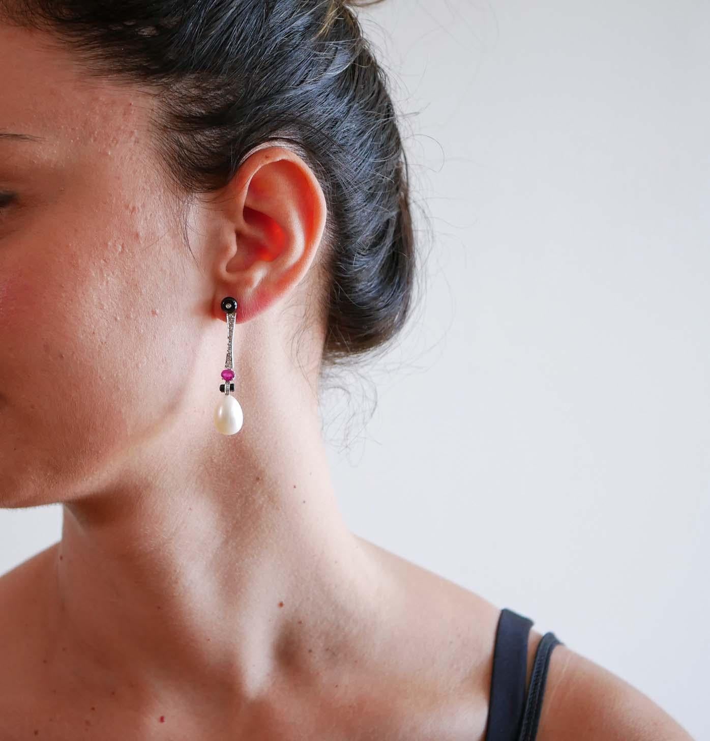 Pendientes de perlas, rubíes, ónix, diamantes y platino. Corte mixto en venta