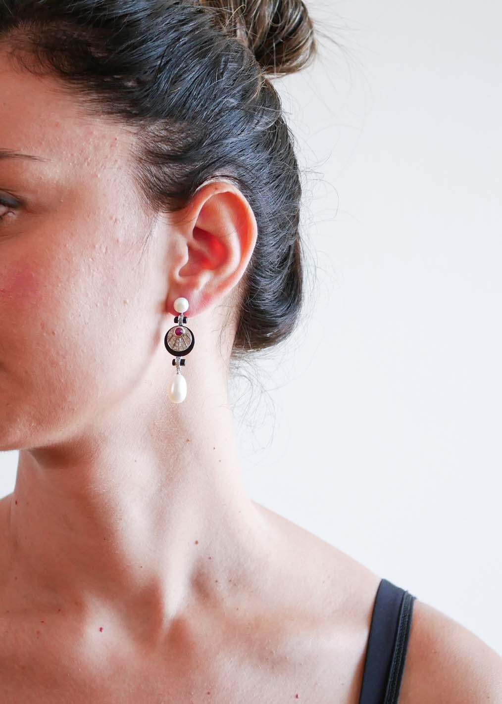 Taille mixte Perles, rubis, onyx, diamants, platine Boucles d'oreilles. en vente