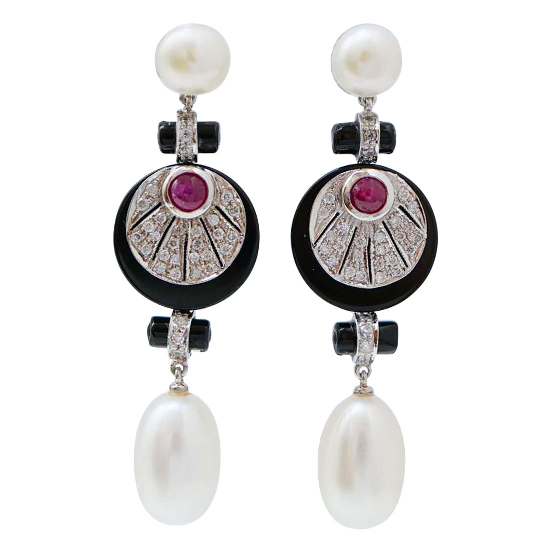 Perles, rubis, onyx, diamants, platine Boucles d'oreilles. en vente