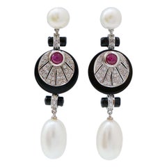 Perles, rubis, onyx, diamants, platine Boucles d'oreilles.