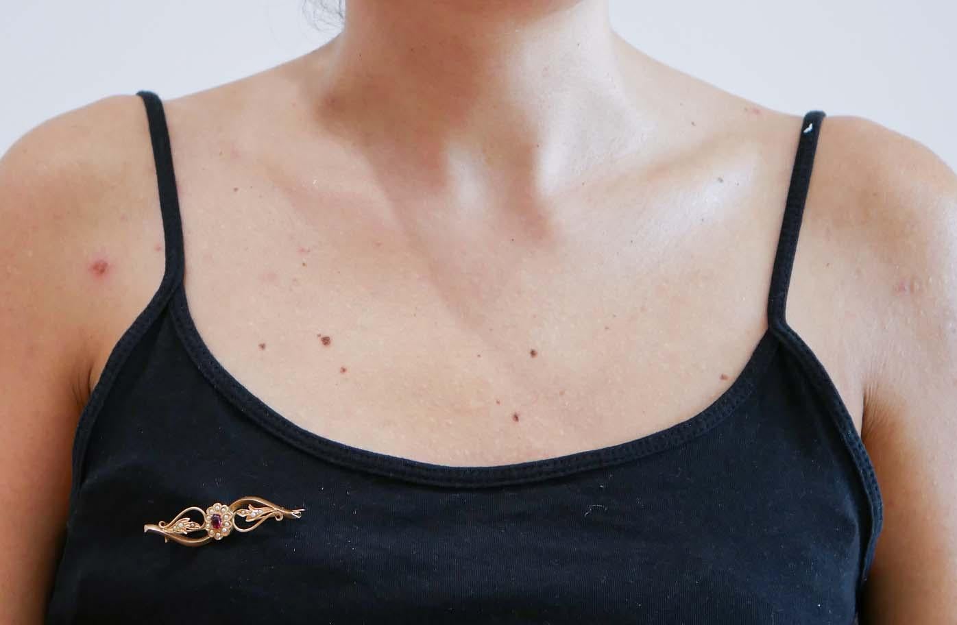 Taglio misto Perle, rubino, spilla in oro rosa 18 carati. in vendita