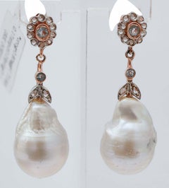 Boucles d'oreilles en perles, topaze, diamants, or rose et argent.