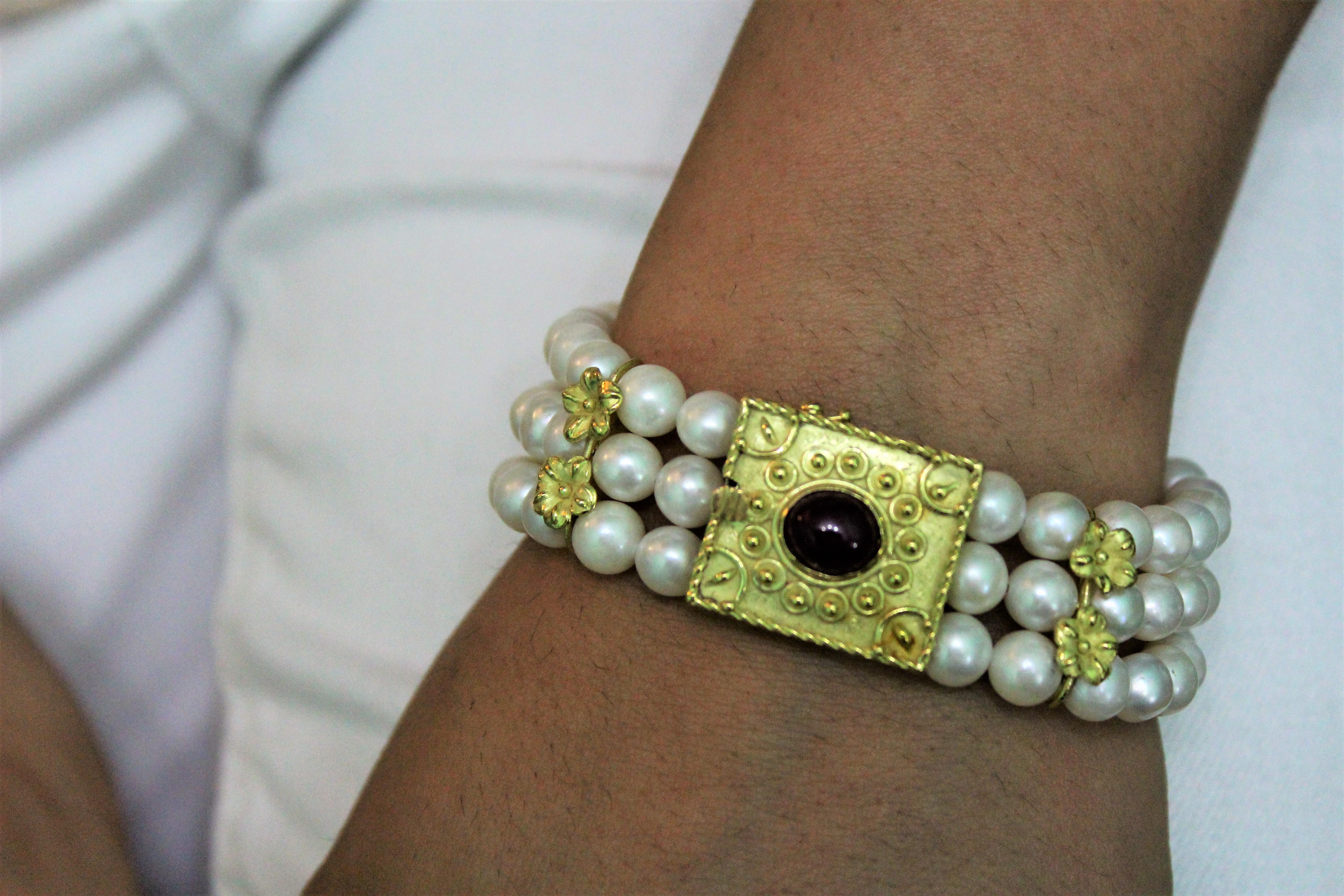 Pearls Yellow 18 Karat Gold Cabochon Ruby Retro Bracelet Rome, Italy, 1970s For Sale 5