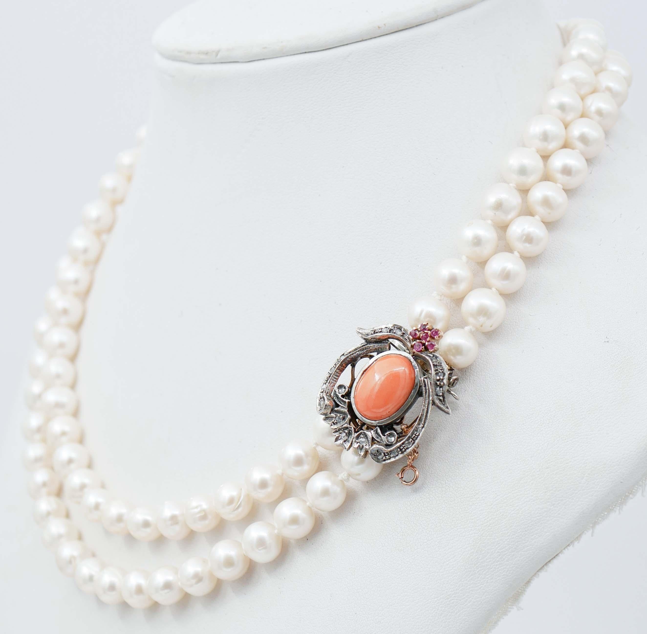Rétro Collier en or rose 14 carats, perles, corail, rubis, diamants en vente