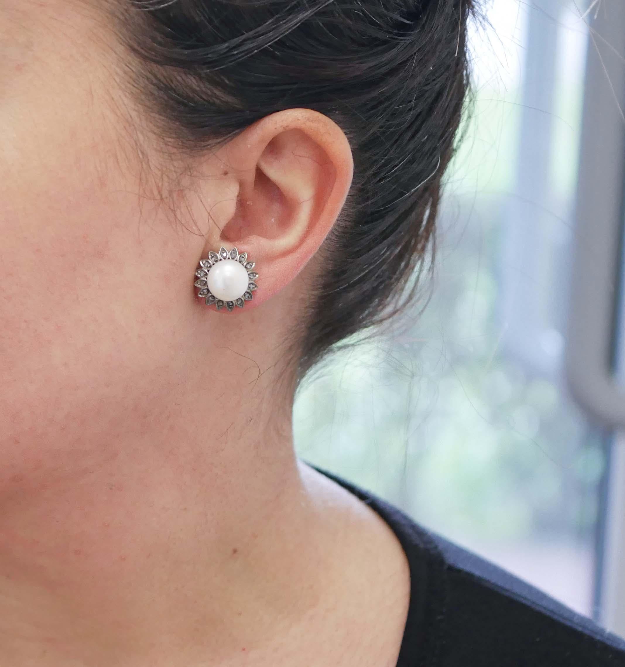 Ohrringe aus 14 Karat Roségold mit Perlen, Diamanten und Silber (Gemischter Schliff) im Angebot