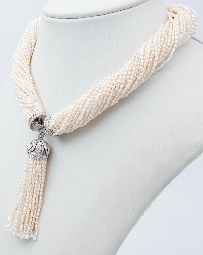 Perlen, Diamanten, 14 Karat Weißgold Torchon-Halskette. (Retro) im Angebot