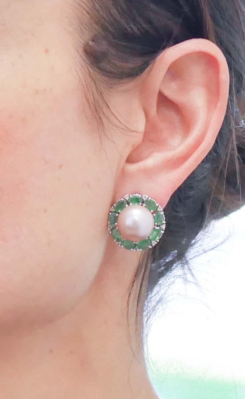 Pearls, Emeralds, Diamonds, 14 Karat White Gold Earrings In Good Condition In Marcianise, Marcianise (CE)