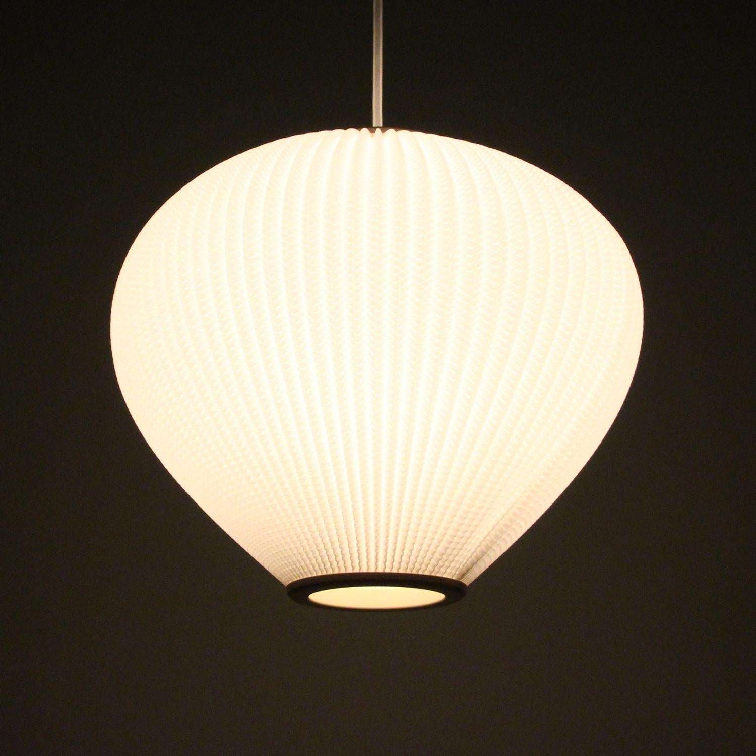 Pearlshade Large White Lamp by Lars Schioler for Danish Hoyrup Light, 1960 In Good Condition In Brondby, Copenhagen
