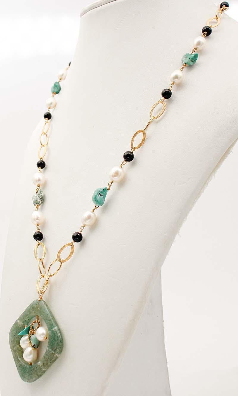 Rétro Collier pendentif perles, onyx, turquoise, pierre verte en vente