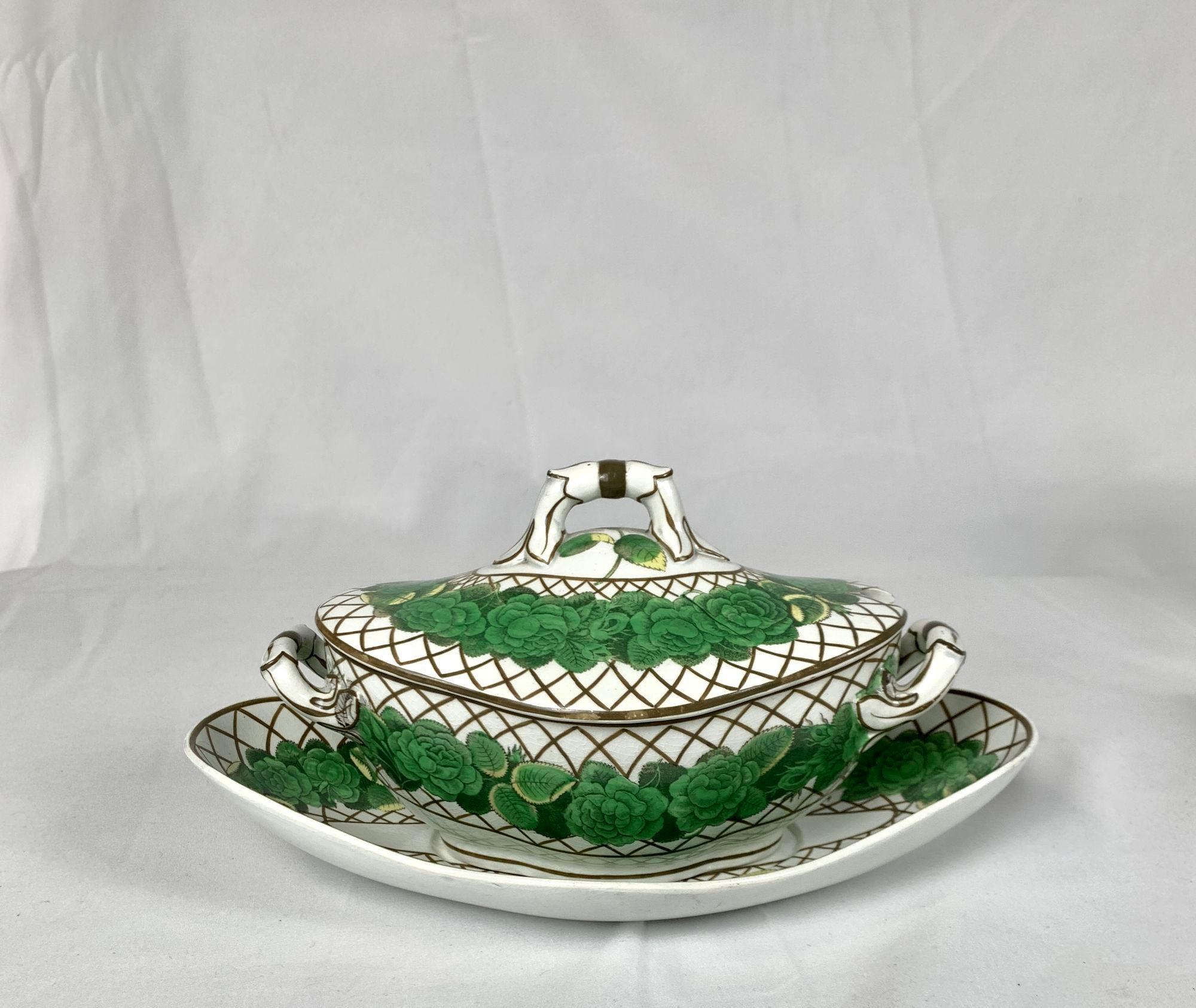 Pearlware Sauce Tureen and Four Oval Serving Dishes by Spode England C-1810 In Excellent Condition For Sale In Katonah, NY