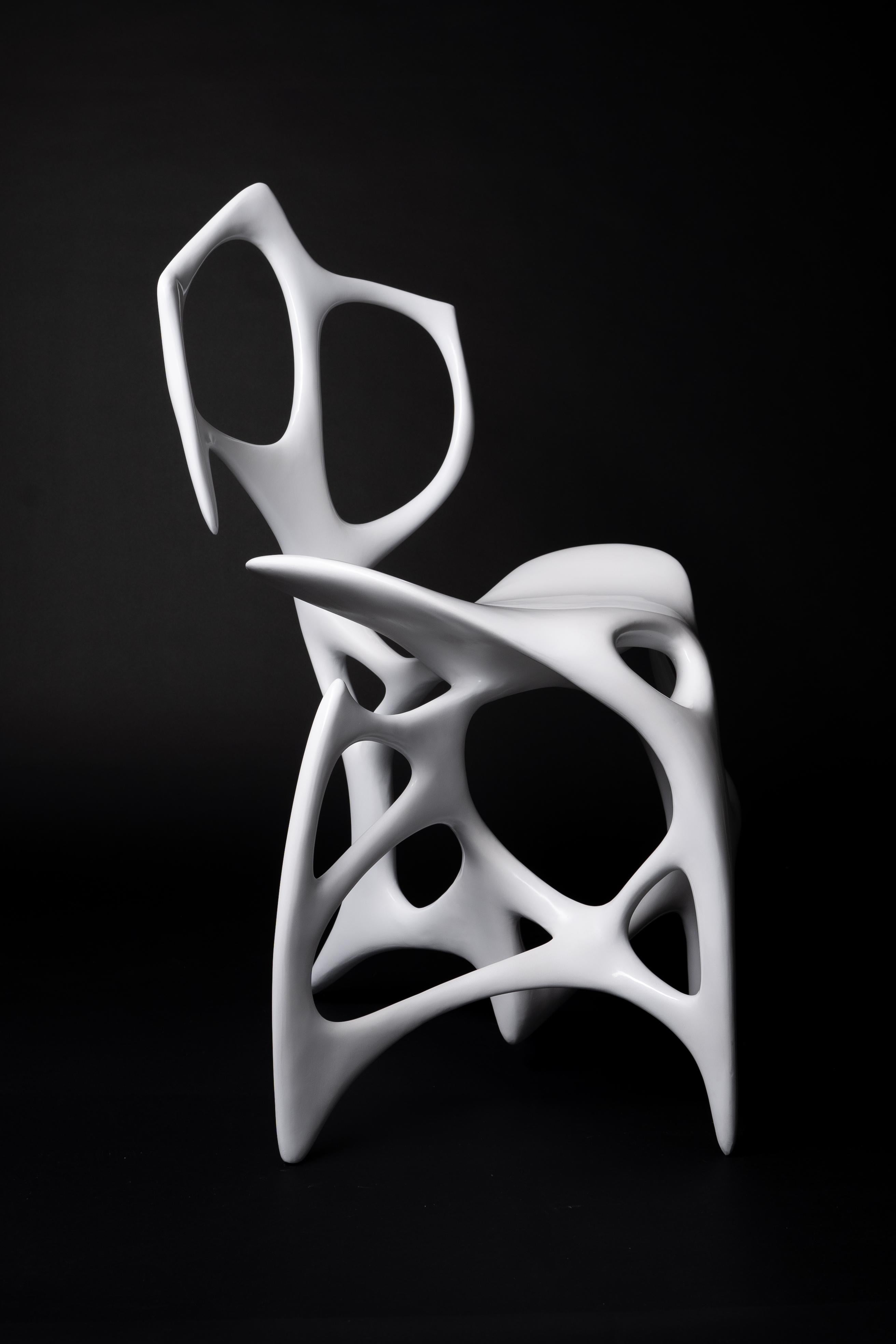 XXI secolo e contemporaneo Sedia Studio A standard in bianco perlato di Duen Studio in vendita