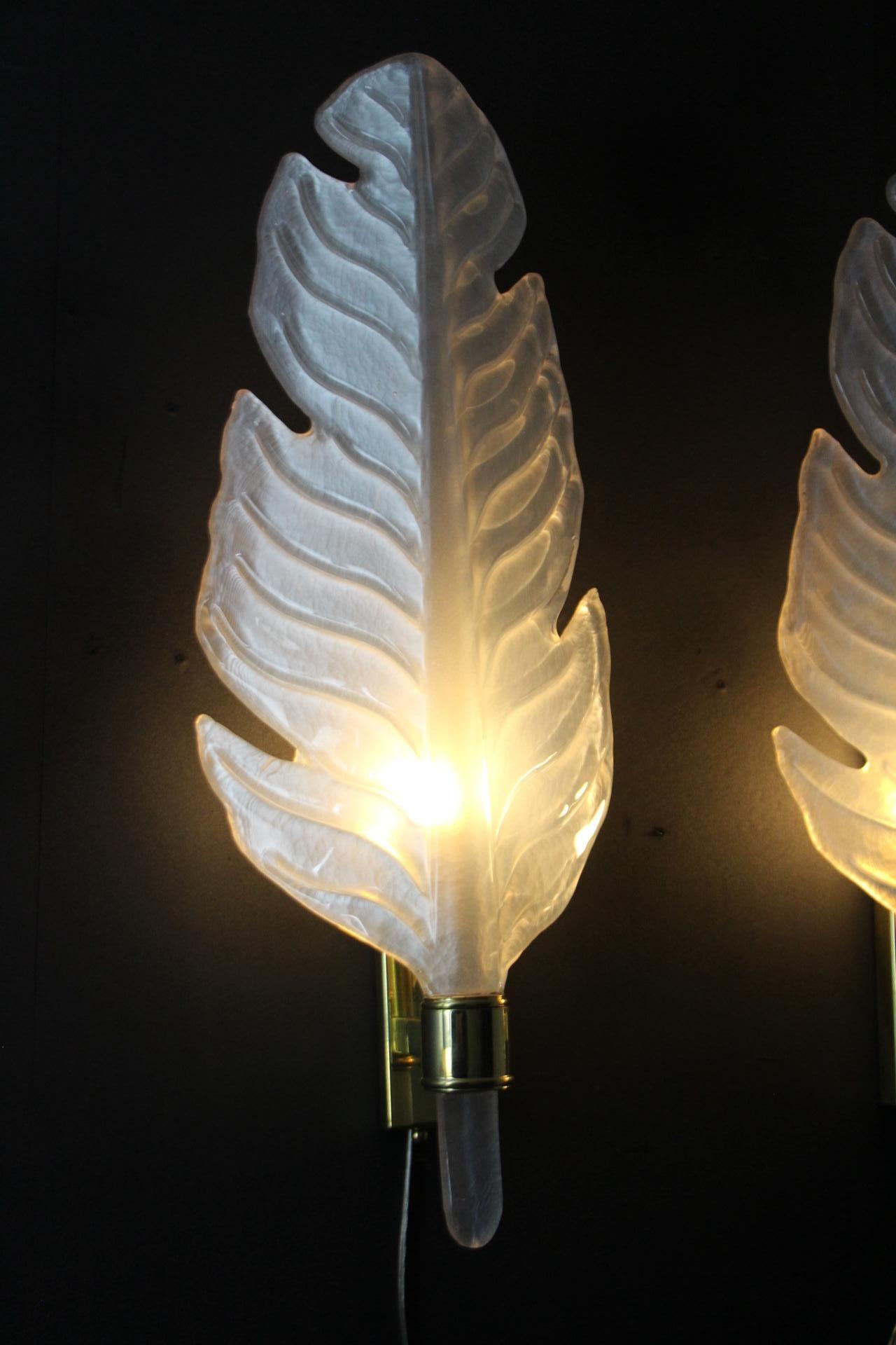 Pearly White Murano Glass Sconces, Leaf Shape Wall Lights,  Barovier Style For Sale 7
