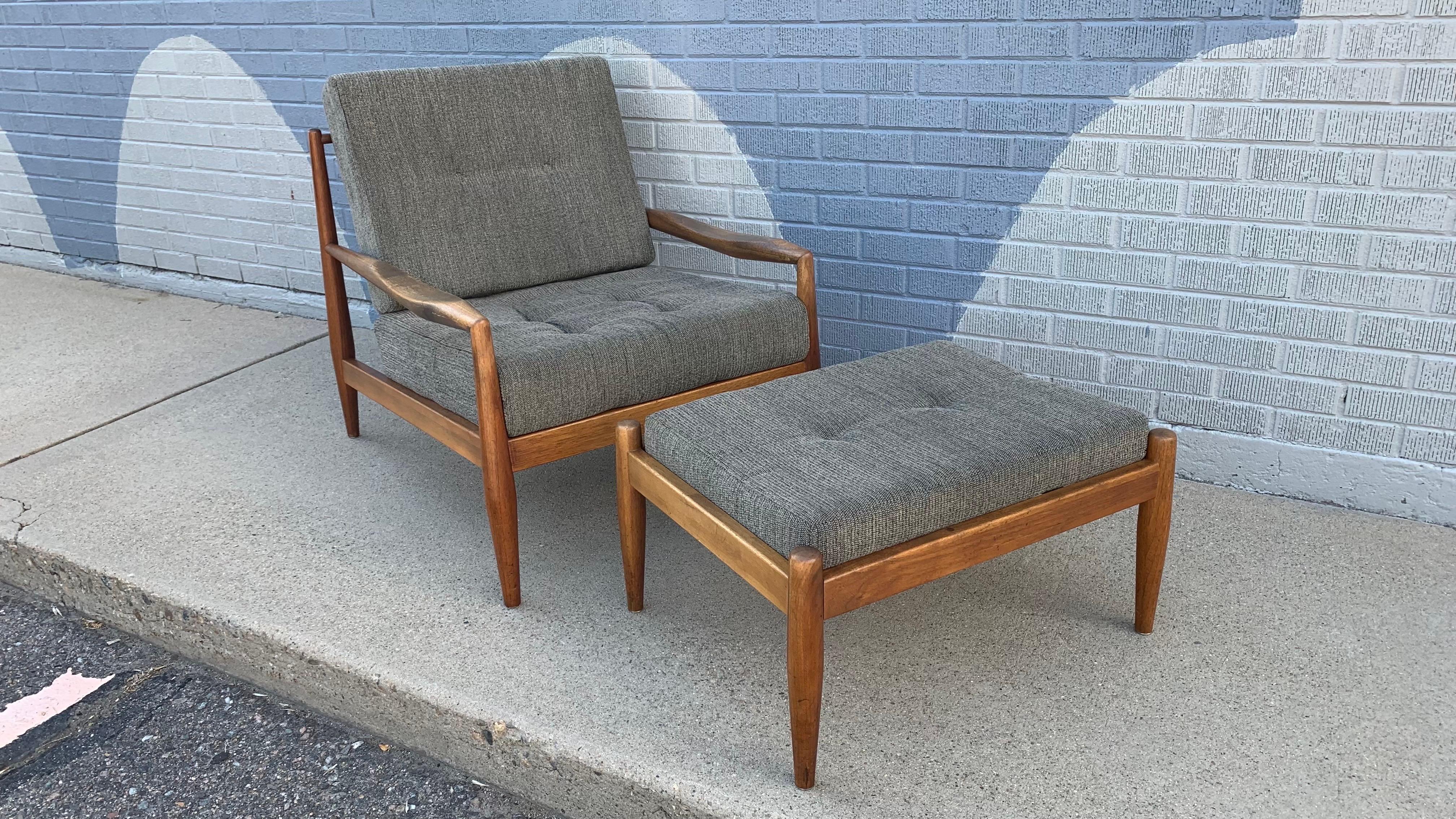 Mid-Century Modern Pearsall 843-C Lounge Chair et 849-O Ottoman, années 1960 en vente