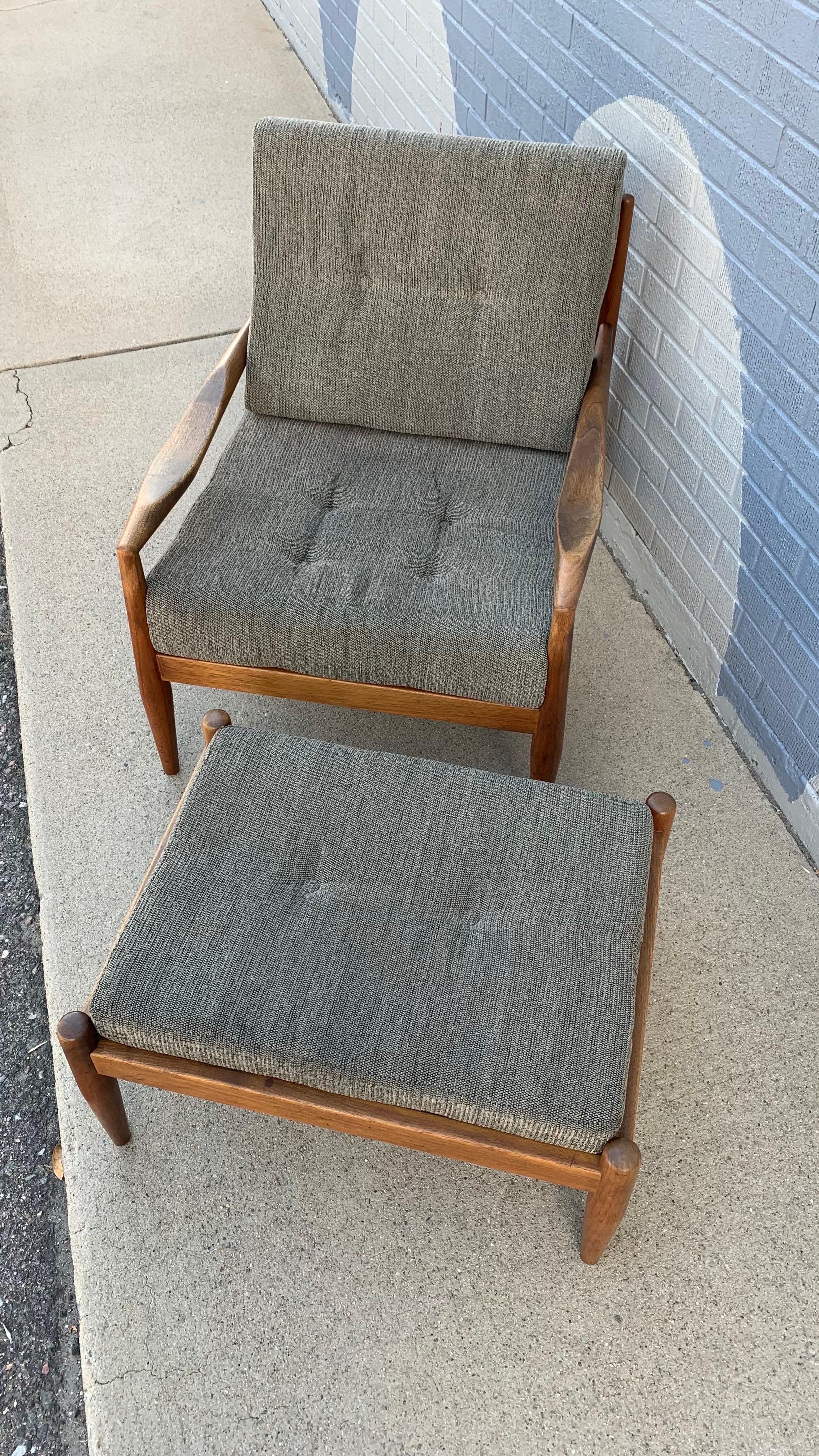 Pearsall 843-C Lounge Chair et 849-O Ottoman, années 1960 Bon état - En vente à Wheat Ridge, CO